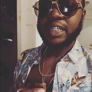 Meet your Posher, Zay